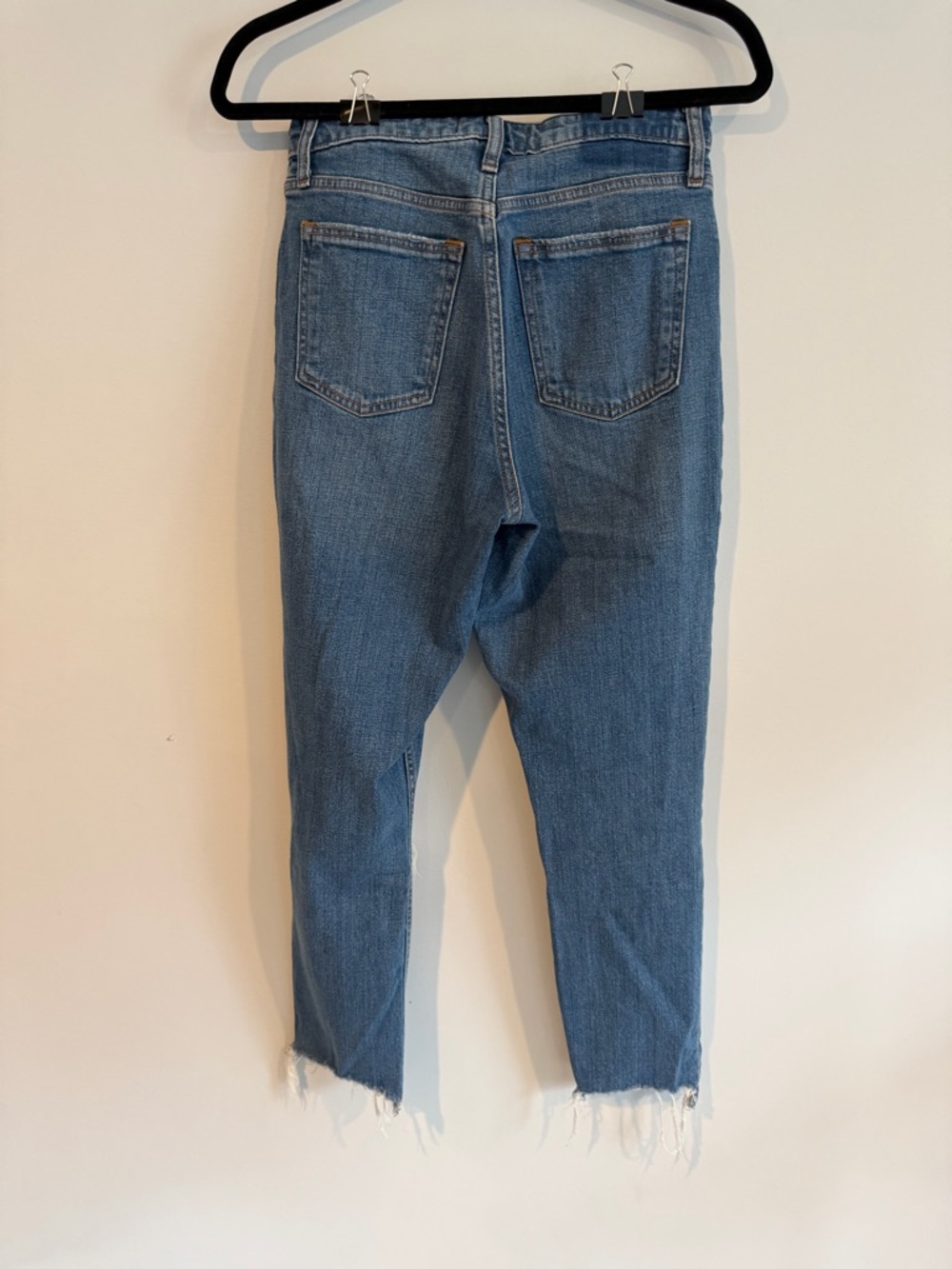 Abercrombie The Mom High Rise Distressed Cropped Jeans (Curve Love 27 Long) - Picture 2 of 2